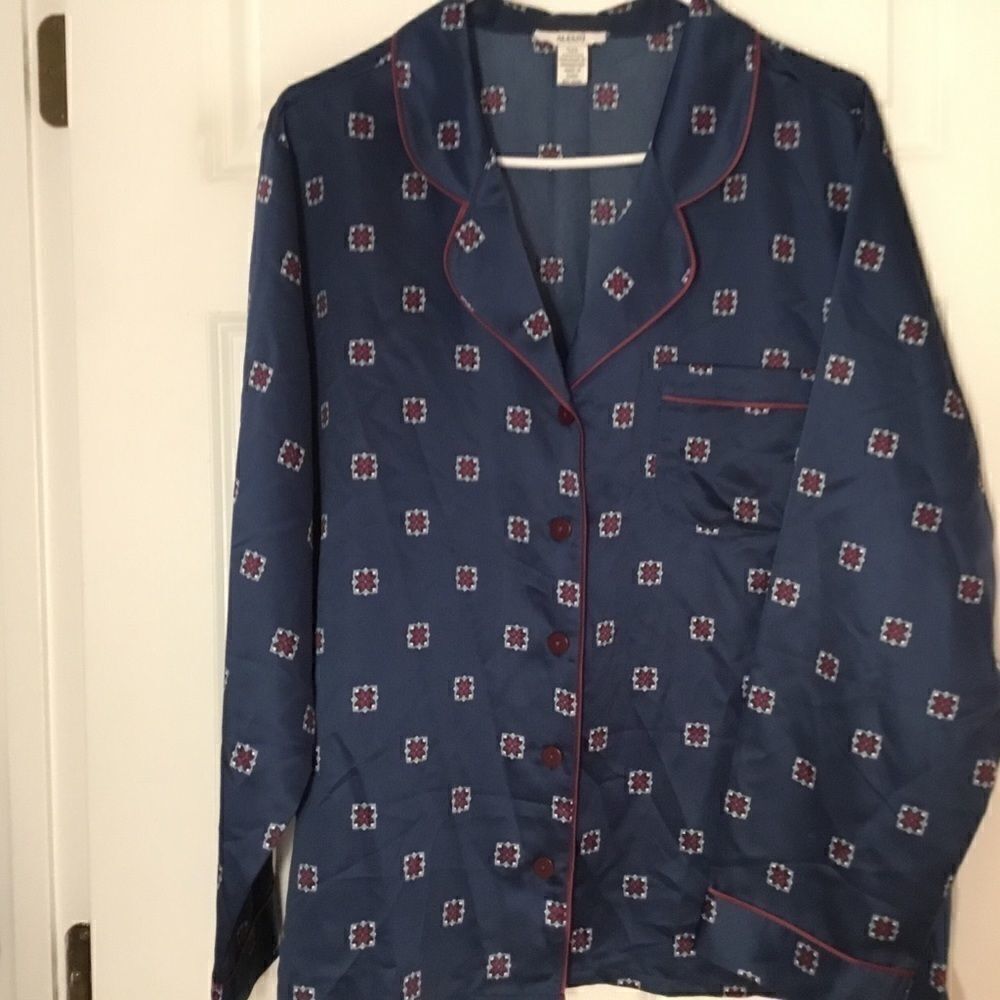 NWOT Women’s Pajama Top Long Sleeve Size XXL